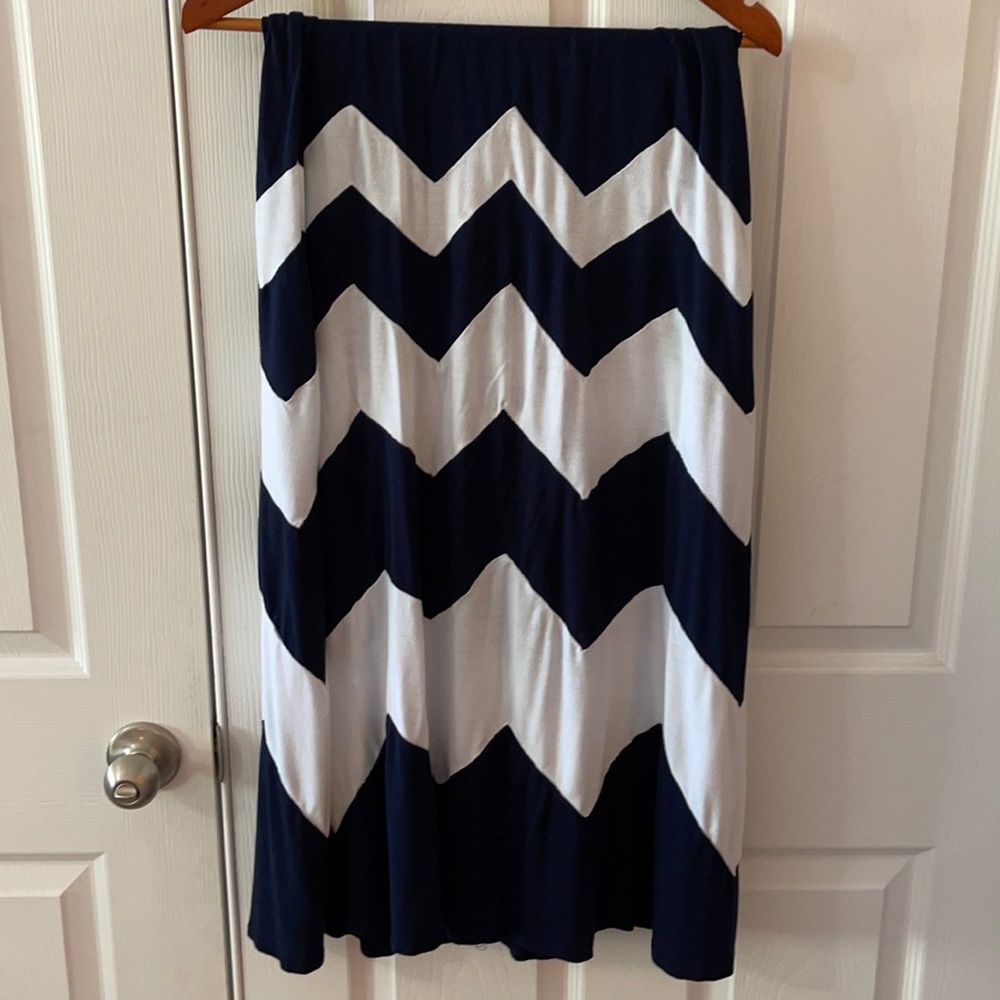 ▪️Navy blue and white maxi skirt▪️